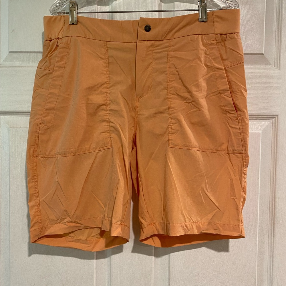 Reel Life coral sands shorts. Size L